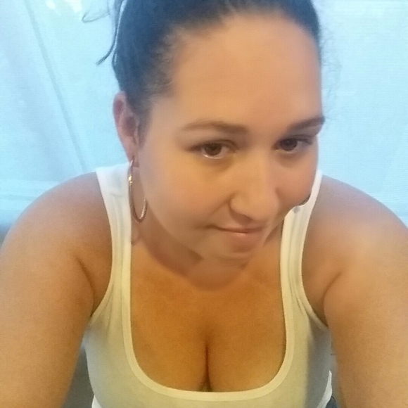 Meet your Posher, Alexandra - Picture 1 of 1